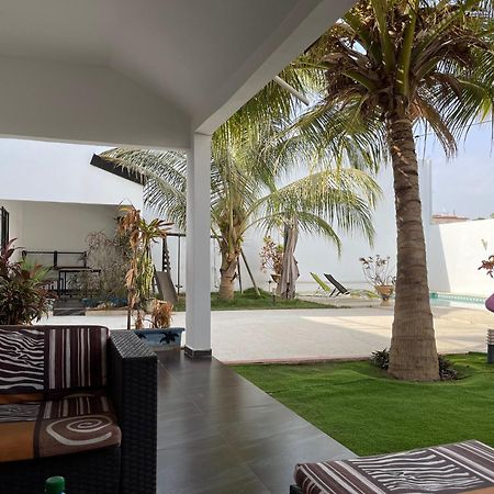 Saly - Villa Kage 6 Chambres -Clim-Wifi-Eau Chaude-Billard-Babyfoot-Ping Pong-Canal - Electricite Non Comprise Eksteriør bilde
