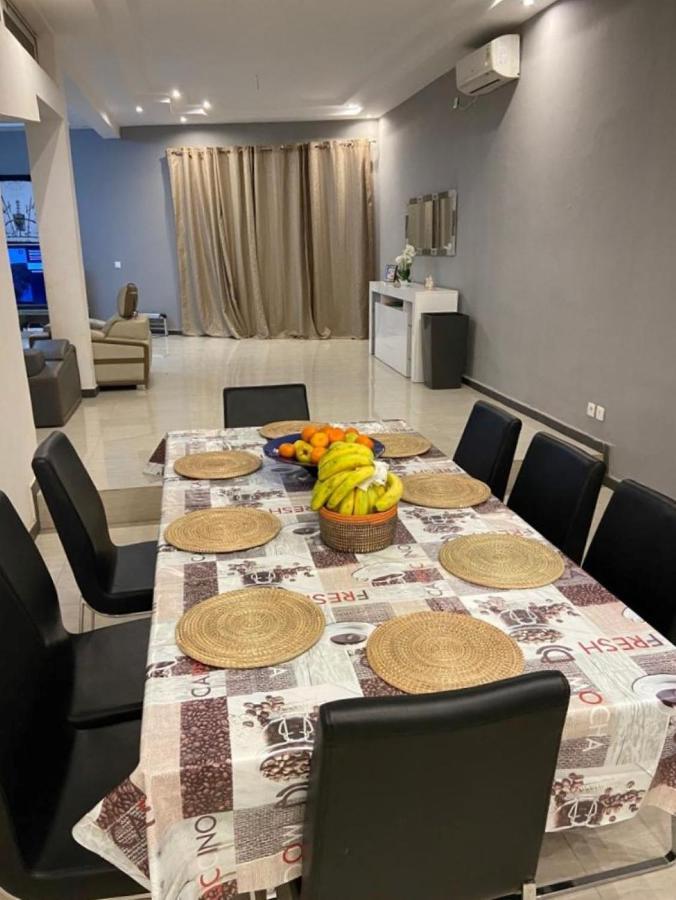 Saly - Villa Kage 6 Chambres -Clim-Wifi-Eau Chaude-Billard-Babyfoot-Ping Pong-Canal - Electricite Non Comprise Eksteriør bilde