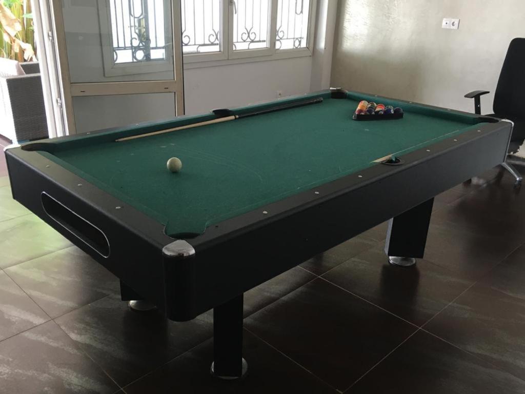 Saly - Villa Kage 6 Chambres -Clim-Wifi-Eau Chaude-Billard-Babyfoot-Ping Pong-Canal - Electricite Non Comprise Eksteriør bilde