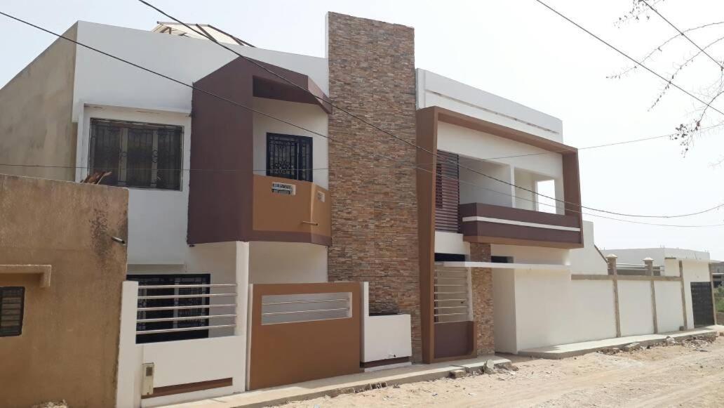 Saly - Villa Kage 6 Chambres -Clim-Wifi-Eau Chaude-Billard-Babyfoot-Ping Pong-Canal - Electricite Non Comprise Eksteriør bilde