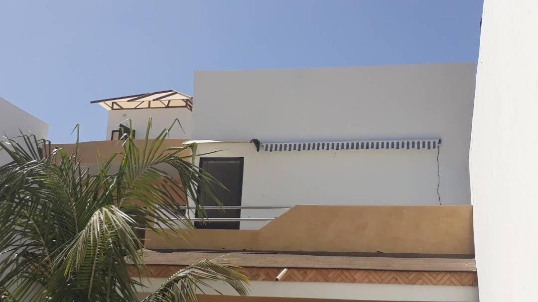 Saly - Villa Kage 6 Chambres -Clim-Wifi-Eau Chaude-Billard-Babyfoot-Ping Pong-Canal - Electricite Non Comprise Eksteriør bilde