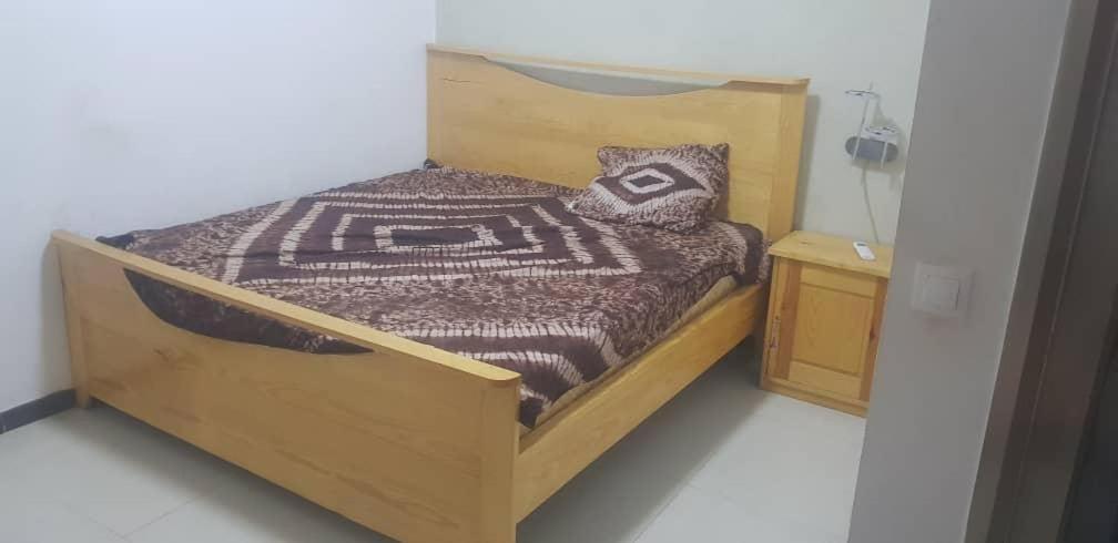 Saly - Villa Kage 6 Chambres -Clim-Wifi-Eau Chaude-Billard-Babyfoot-Ping Pong-Canal - Electricite Non Comprise Eksteriør bilde