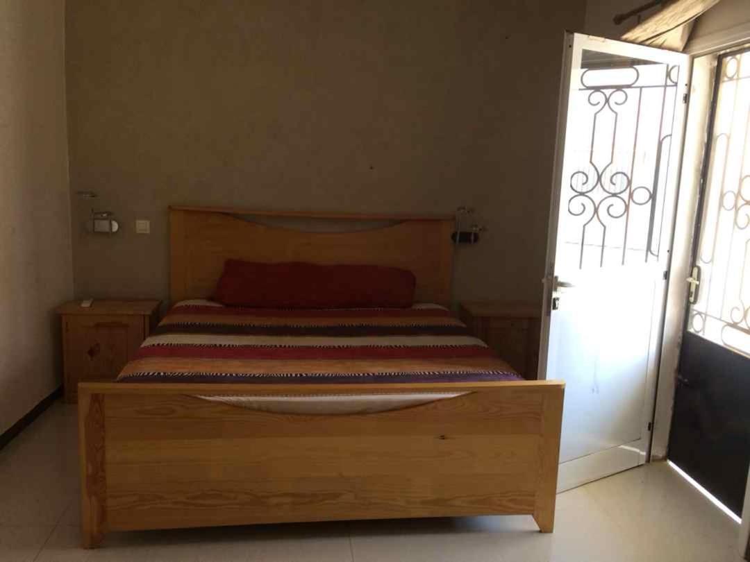 Saly - Villa Kage 6 Chambres -Clim-Wifi-Eau Chaude-Billard-Babyfoot-Ping Pong-Canal - Electricite Non Comprise Eksteriør bilde