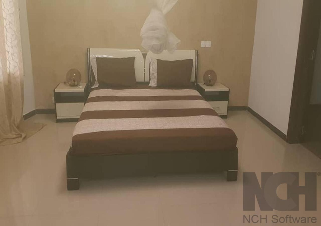 Saly - Villa Kage 6 Chambres -Clim-Wifi-Eau Chaude-Billard-Babyfoot-Ping Pong-Canal - Electricite Non Comprise Eksteriør bilde